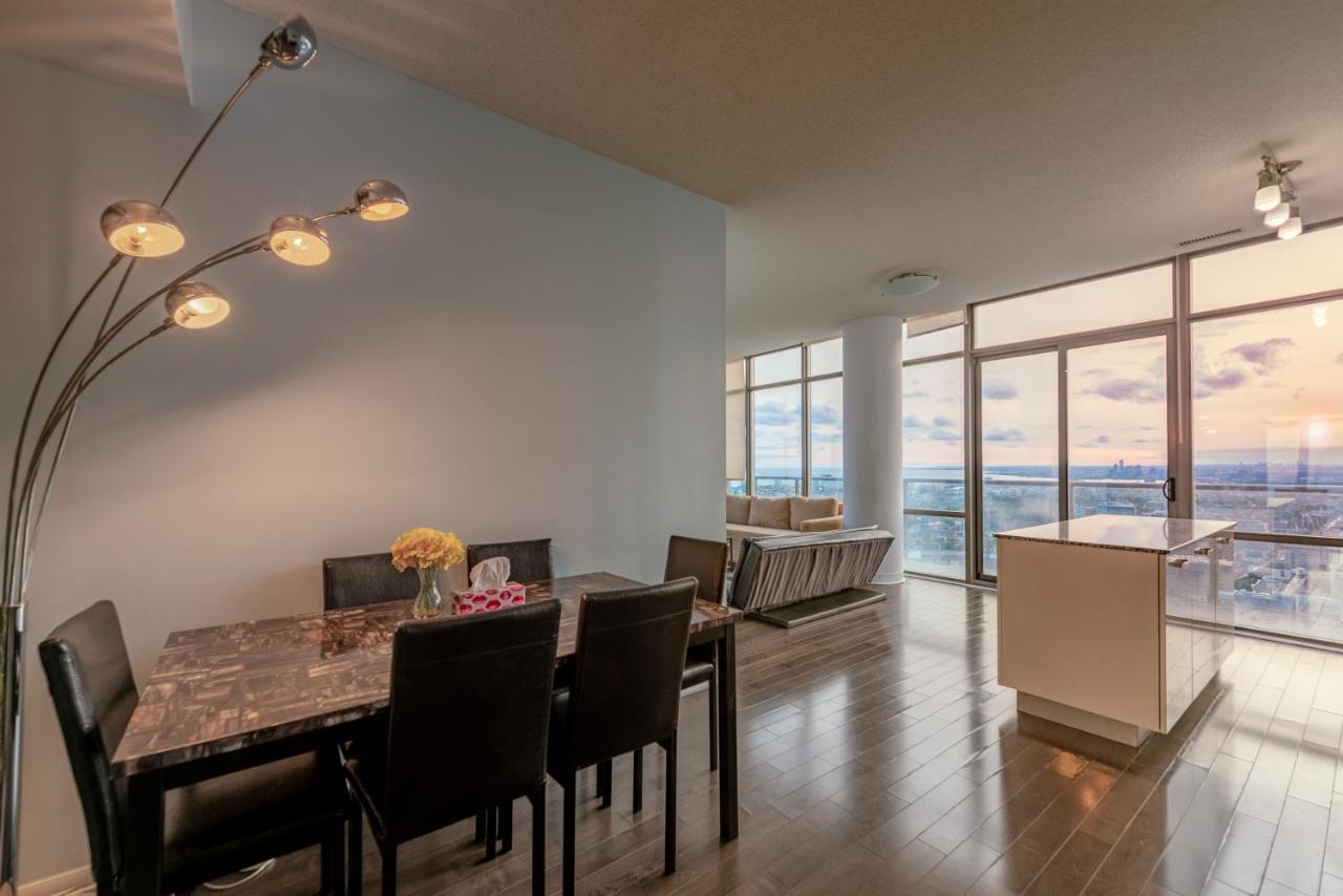 Unbelievable Penthouse View With 3 Bedrooms تورونتو المظهر الخارجي الصورة